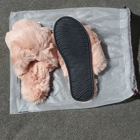 Tan/Peachy Fluffy Cross Band Slippers - Picture 2 of 7
